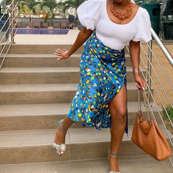 Zara floral print skirt - Picture 2 of 9